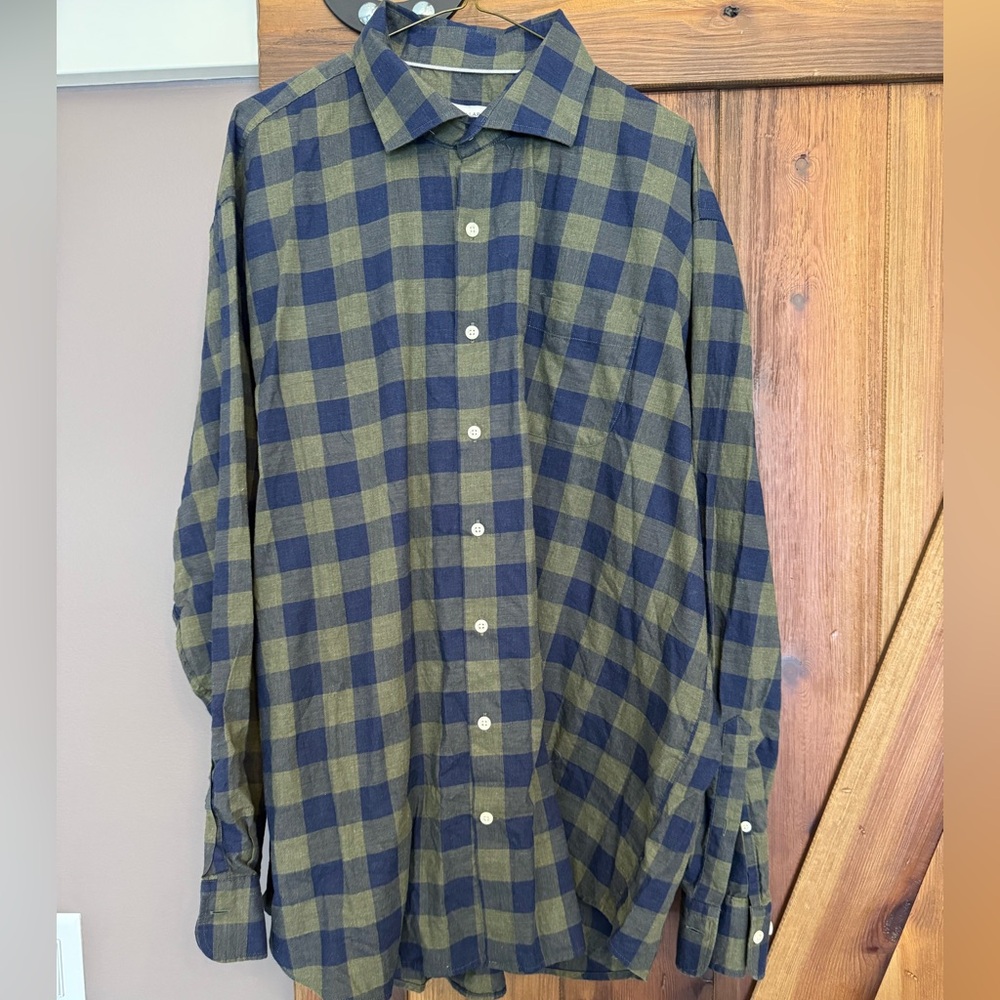 Peter Millar Button Down. XXL.